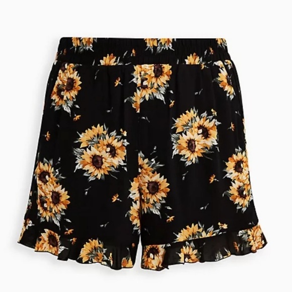 TORRID Sunflower Shorts 2 - Picture 1 of 3